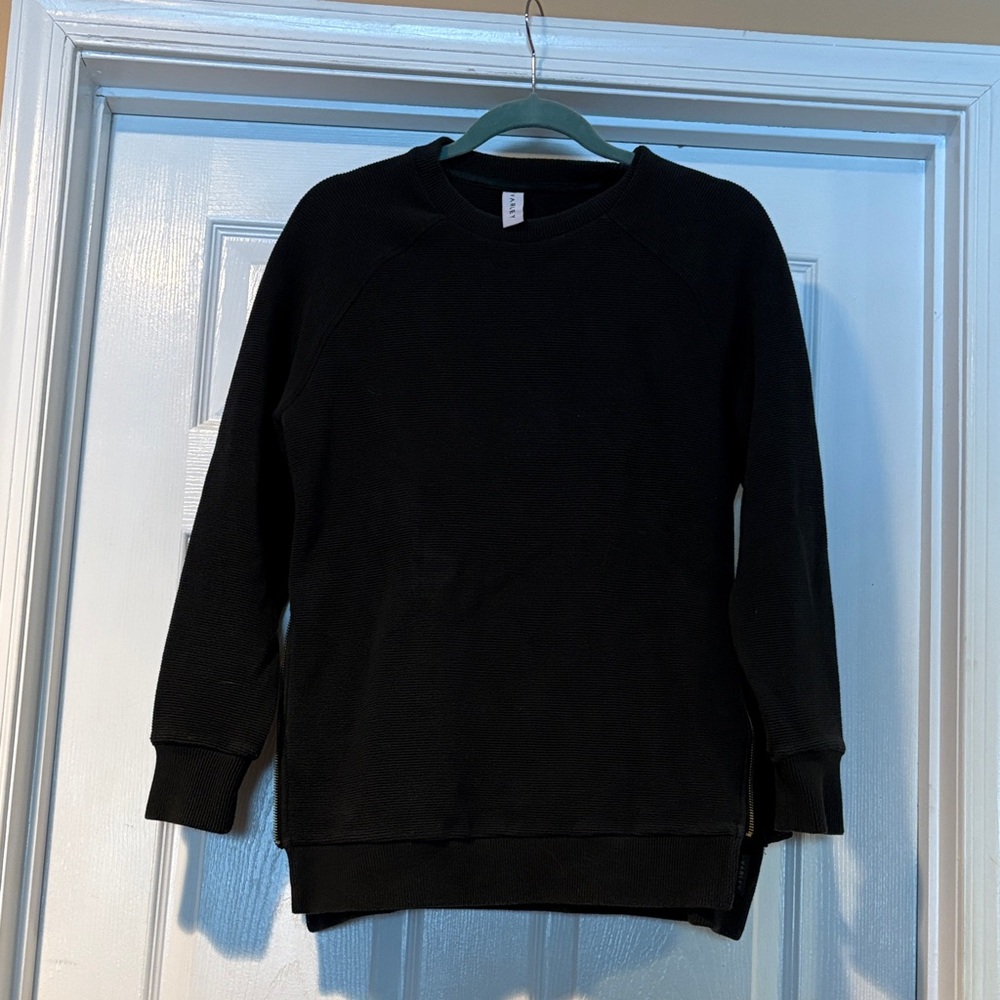 Varley Women’s Classic Black Crewneck Sweater with Size Zips